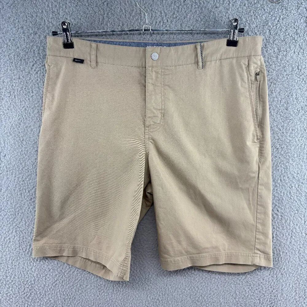 Nike modern fit golf short size 33